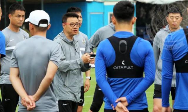 世界杯场馆分布-【2021中超巡礼】“二年级生”青岛队活得愈加从容